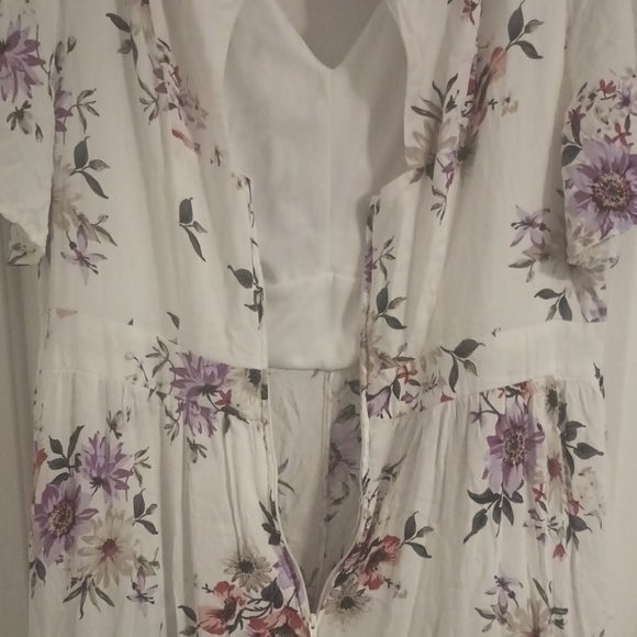 Torrid Floral Walkthrough Romper Size 20 - Picture 13 of 14